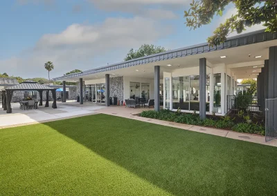 The courtyard and grassy area at Buena Vista